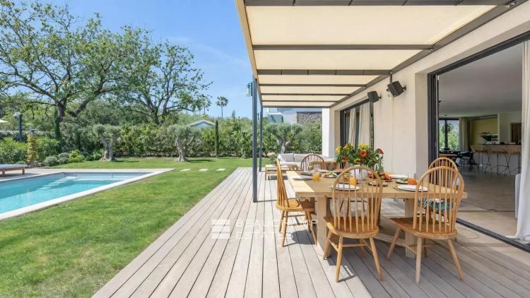 Villa neuve à quelques pas de la plage des Salins et du centre ville de Saint-Tropez