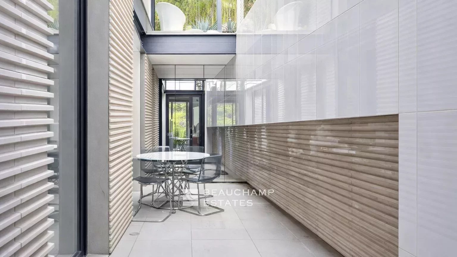 Luxueuse villa contemporaine à 100 mètres du centre villa de Saint-Tropez