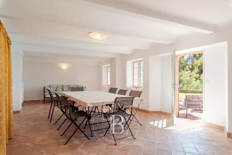 GRASSE - BASTIDE DE CHARME DU XVIIIème SIECLE - 13 CHAMBRES