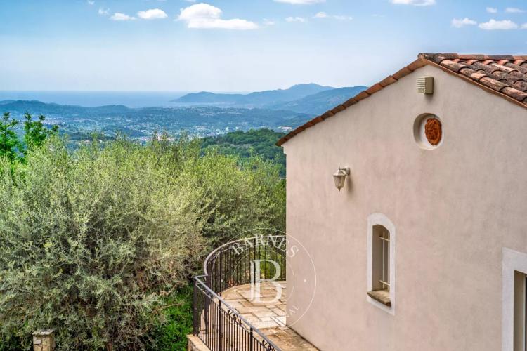 Magagnosc – Propriété d’exception avec vue mer panoramique