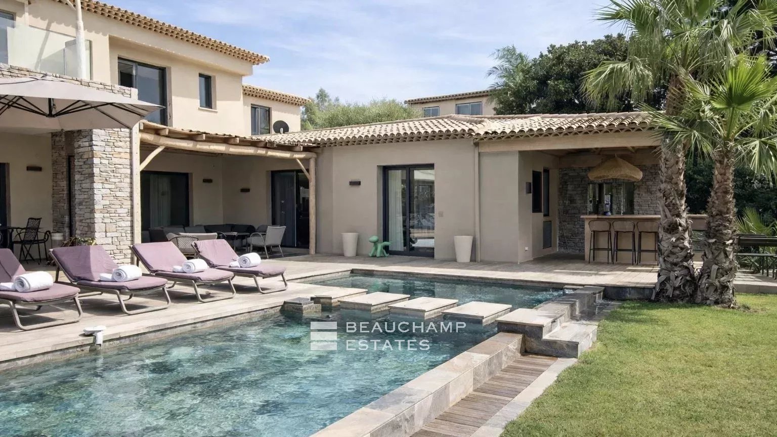 Nouvelle villa de luxe dans domaine privatif au centre de Saint-Tropez