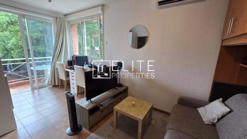 STUDIO 24m² + TERRASSE + 2 PARKINGS GRASSE