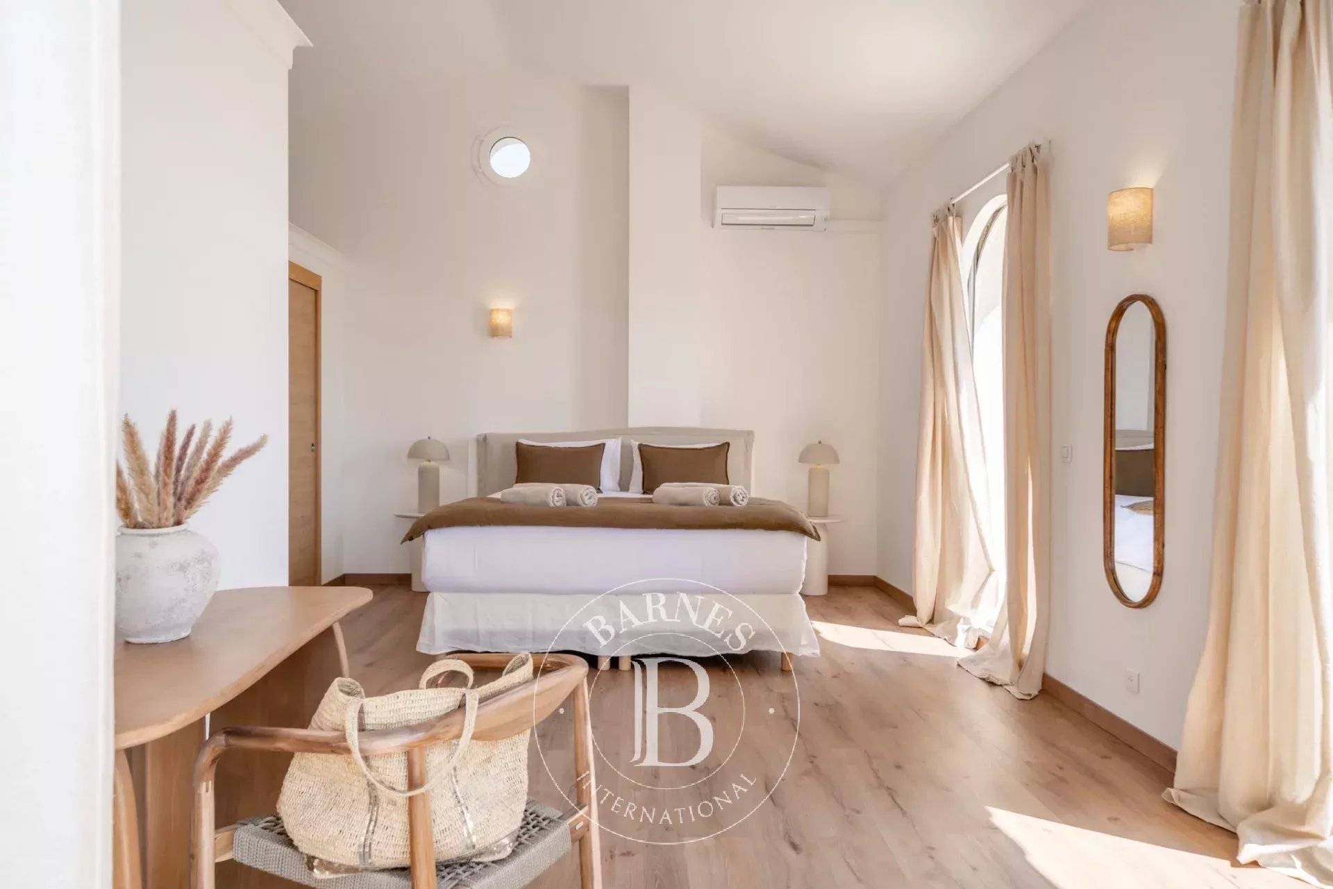 À 10 minutes de Mougins - Villa rénovée avec Mazet en pierre indépendant - 6 chambres