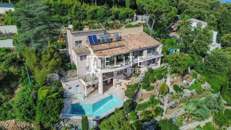 GRASSE - VILLA 221m2 6 pièces