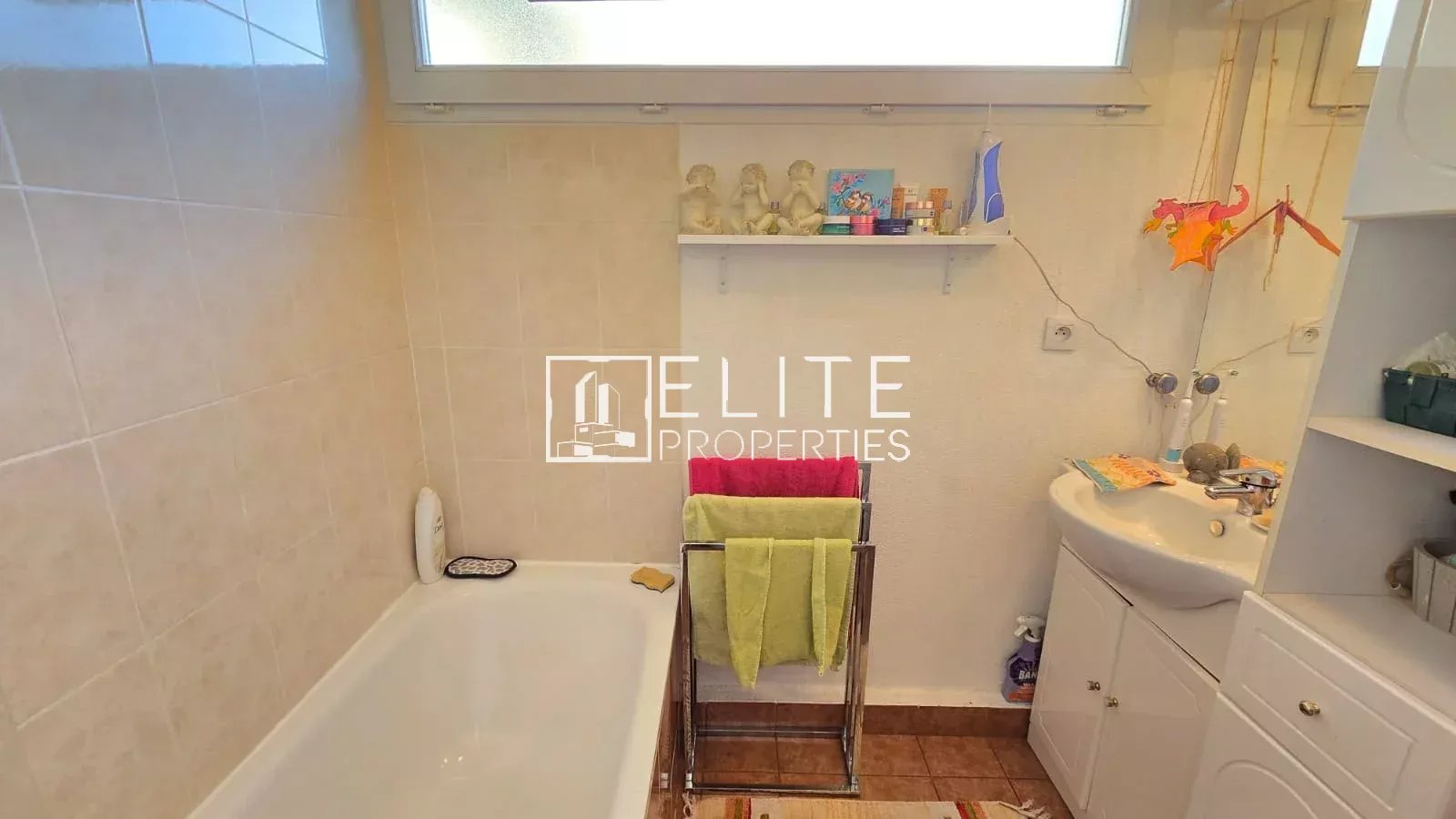 APPARTEMENT 2 PIÈCES + TERRASSE, PISCINE & 2 PARKINGS – GRASSE