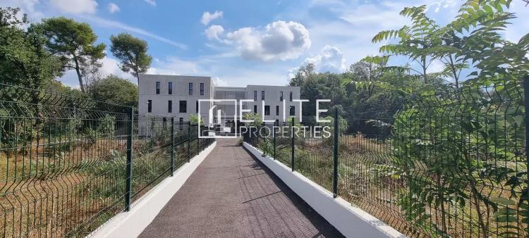 BUREAU 152m² GRASSE