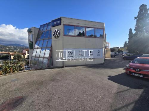 LOCAL COMMERCIAL  DE 169 m²  AU 1er ÉTAGE – GRASSE