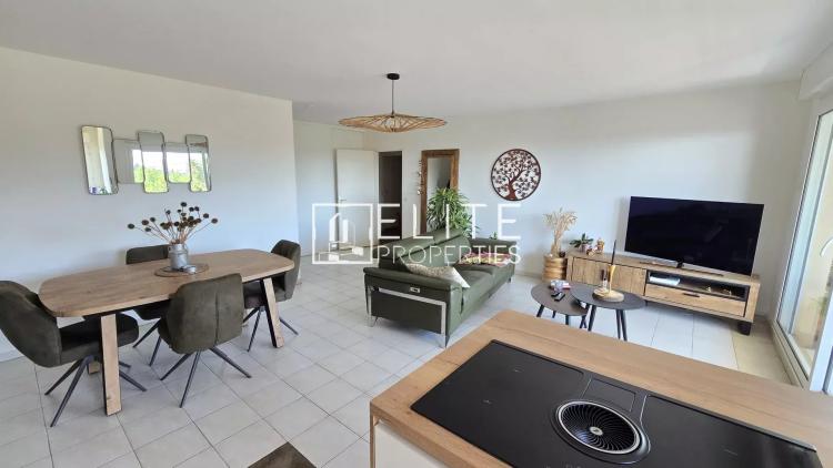 APPARTEMENT 3 PIECES 72m² + PARKING GRASSE