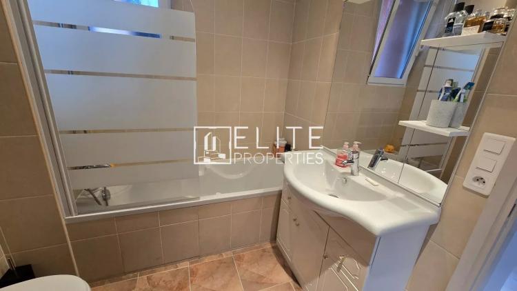 STUDIO 24m² + TERRASSE + 2 PARKINGS GRASSE