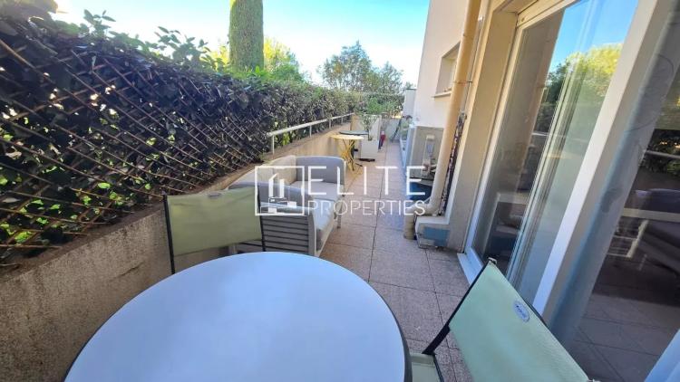 APPARTEMENT 2 PIÈCES + TERRASSE, PISCINE & 2 PARKINGS – GRASSE
