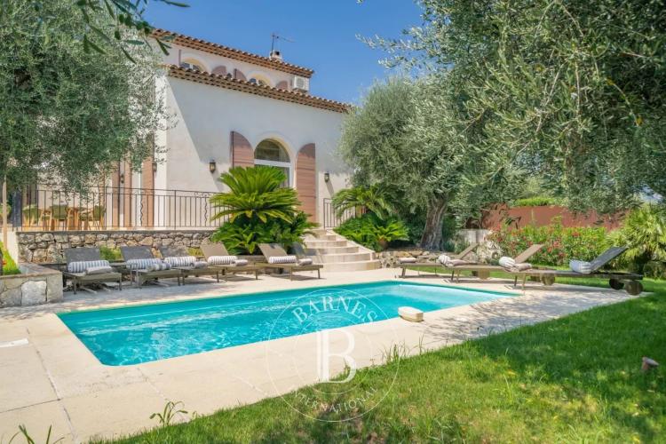 À 10 minutes de Mougins - Villa rénovée avec Mazet en pierre indépendant - 6 chambres