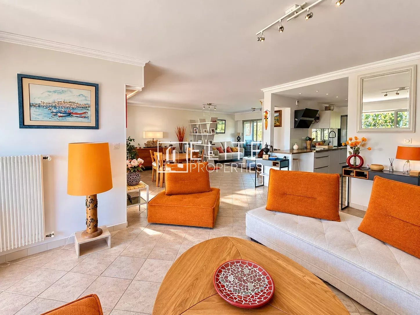 Toit-terrasse 4 pièces  de 139 m² entièrement rénové avec vue panoramique Mer, Montagne, ville – Grasse