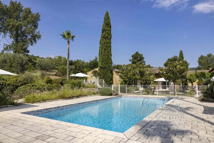 Maison de maitre du XIXè siècle avec domaine viticole bio dans le Golfe de Saint-Tropez