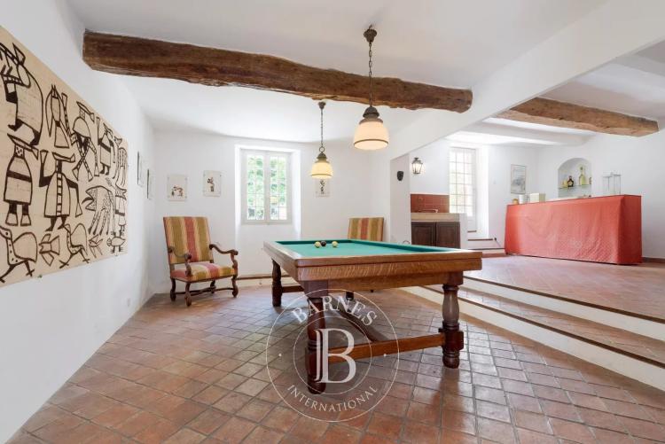GRASSE - BASTIDE DE CHARME DU XVIIIème SIECLE - 13 CHAMBRES