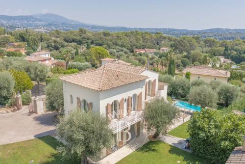 À 10 minutes de Mougins - Villa rénovée avec Mazet en pierre indépendant - 6 chambres