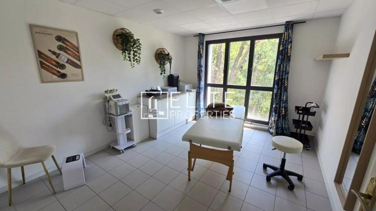 BUREAU 152m² GRASSE