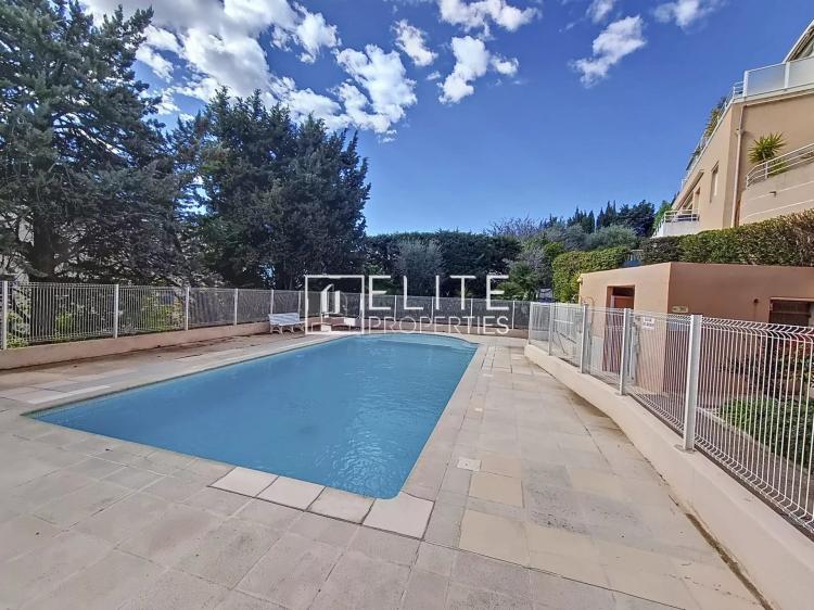 APPARTEMENT 3 PIECES 72m² + PARKING GRASSE