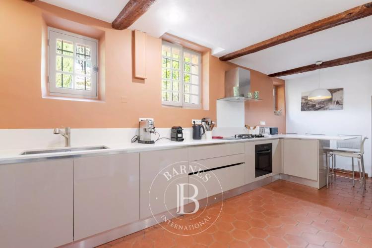 GRASSE - BASTIDE DE CHARME DU XVIIIème SIECLE - 13 CHAMBRES