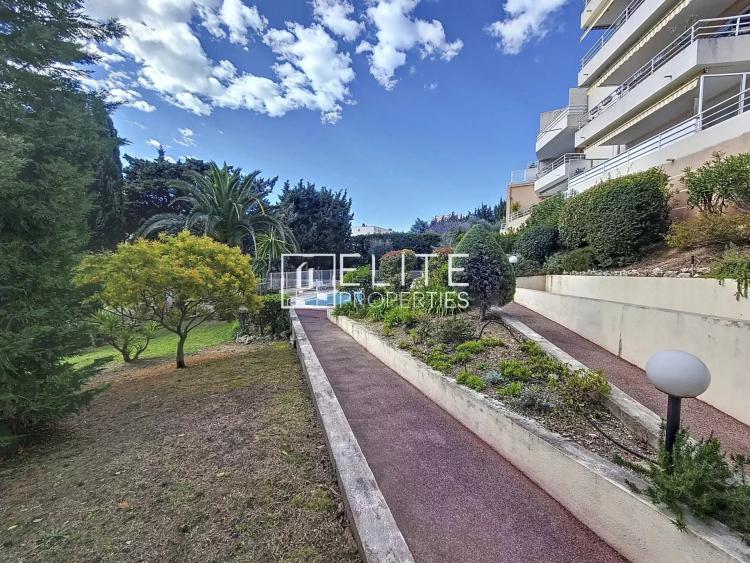 APPARTEMENT 3 PIECES 72m² + PARKING GRASSE