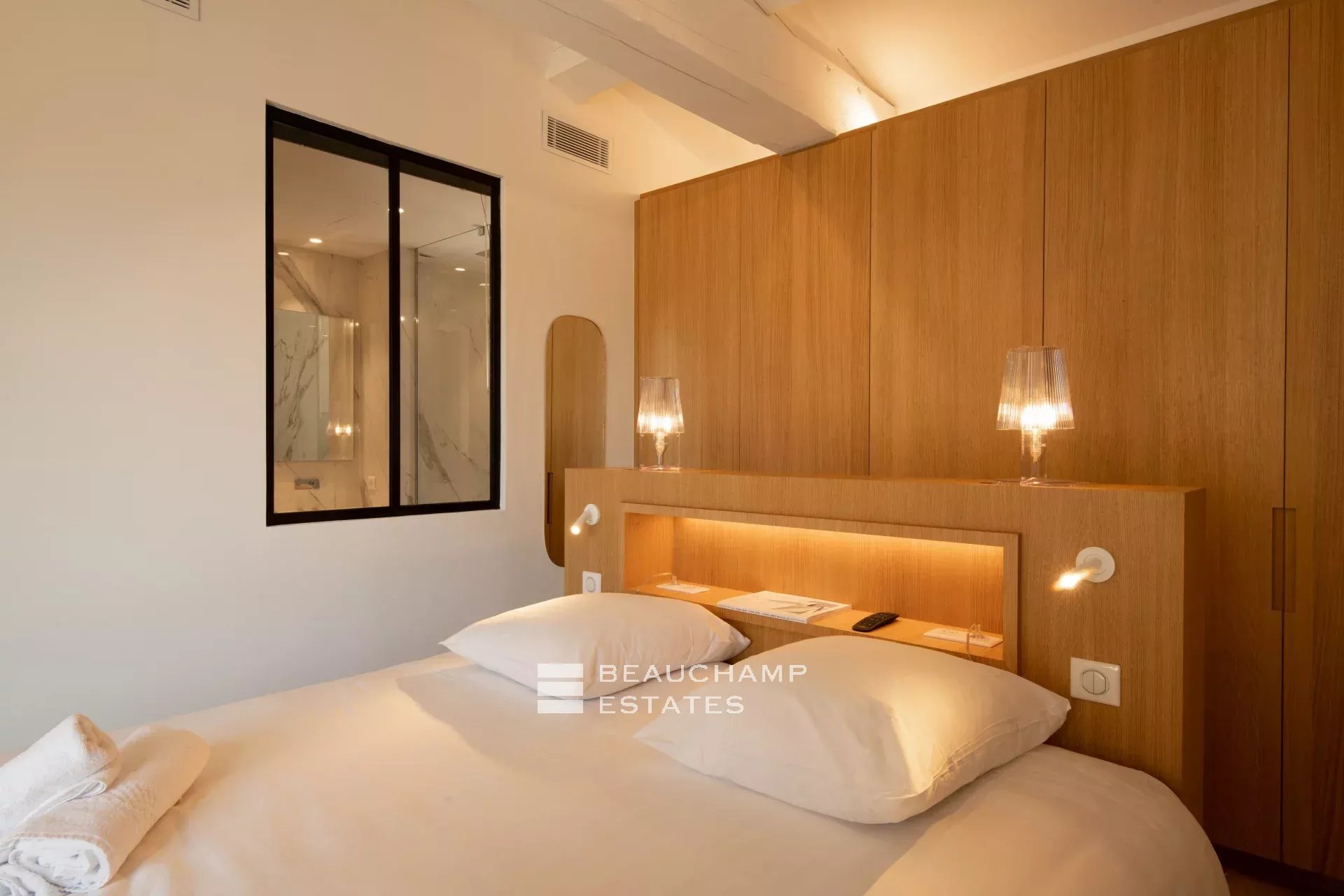 Nouvelle villa de luxe dans domaine privatif au centre de Saint-Tropez