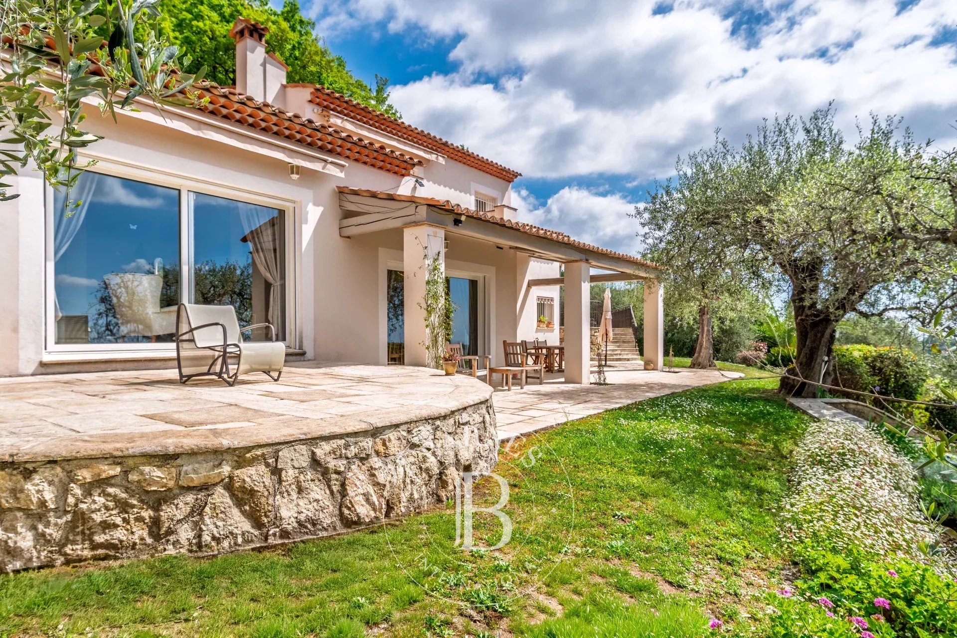 Magagnosc – Propriété d’exception avec vue mer panoramique