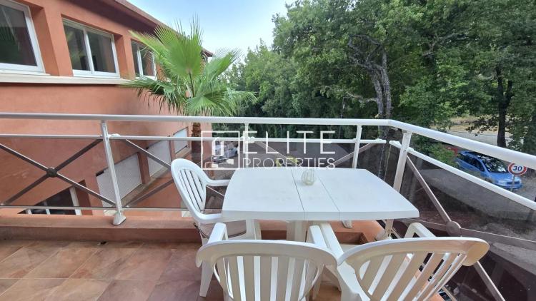 STUDIO 24m² + TERRASSE + 2 PARKINGS GRASSE