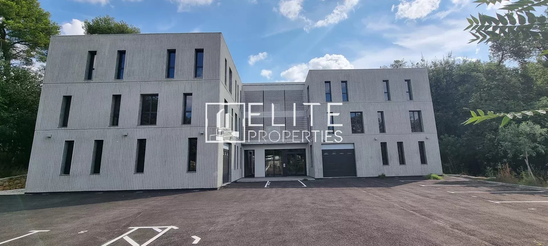 BUREAU 152m² GRASSE