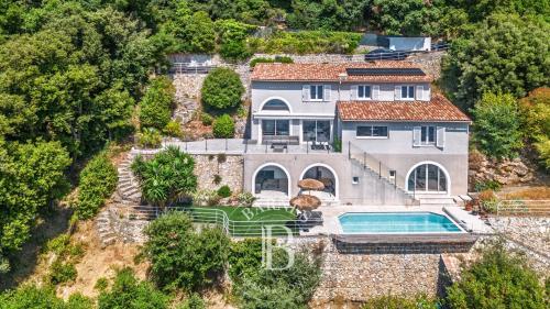Grasse - Villa familiale avec vue mer panoramique et appartement indépendant