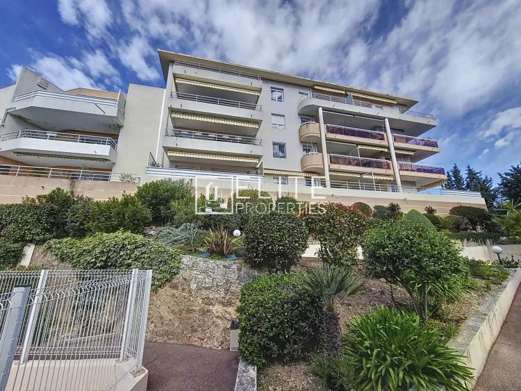 APPARTEMENT 3 PIECES 72m² + PARKING GRASSE