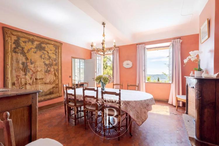 GRASSE - BASTIDE DE CHARME DU XVIIIème SIECLE - 13 CHAMBRES