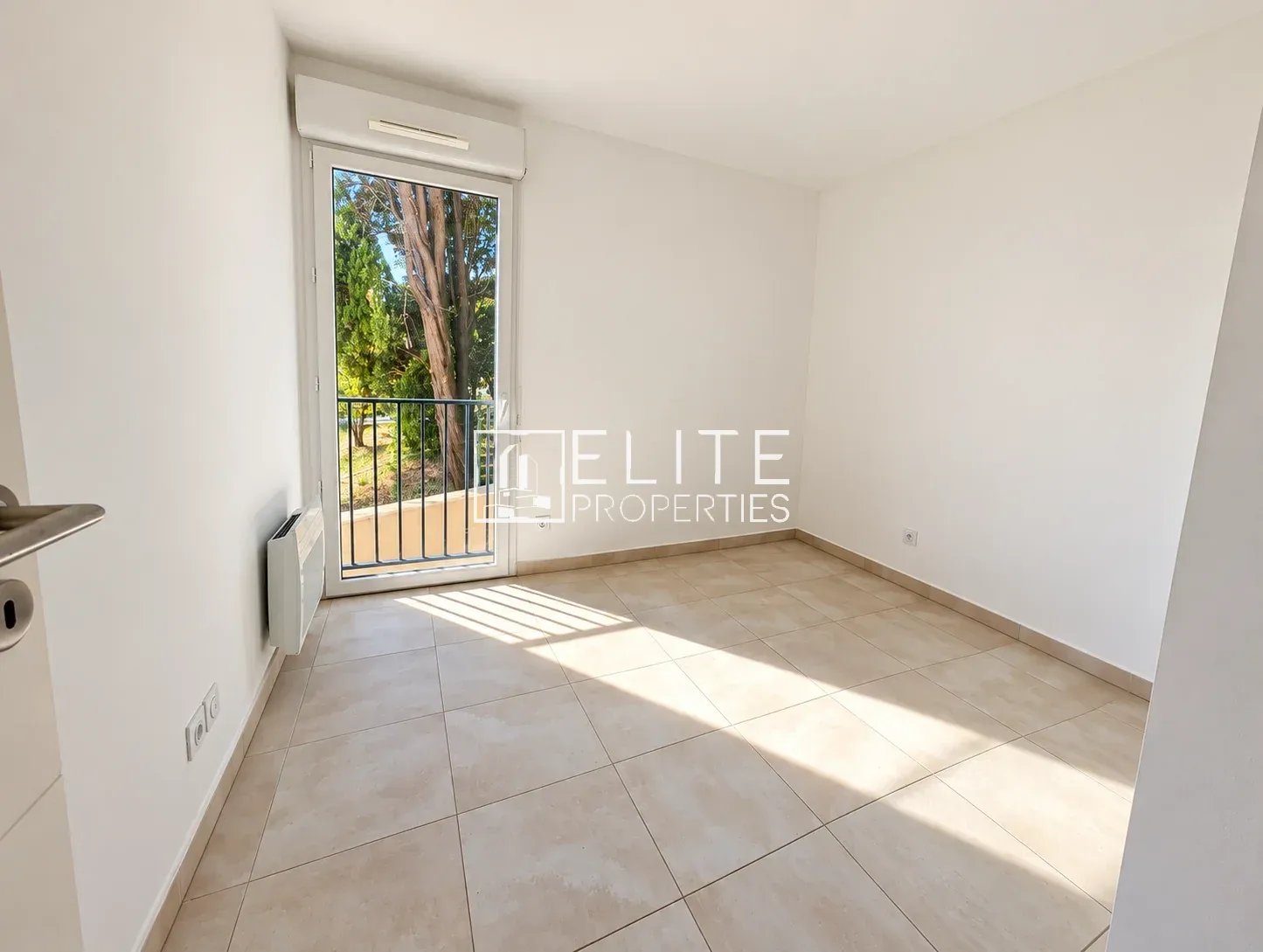EXCLUSIVITE - T4 Dernier étage vue mer - Terrasse - Parkings - Calme - Sud Est
