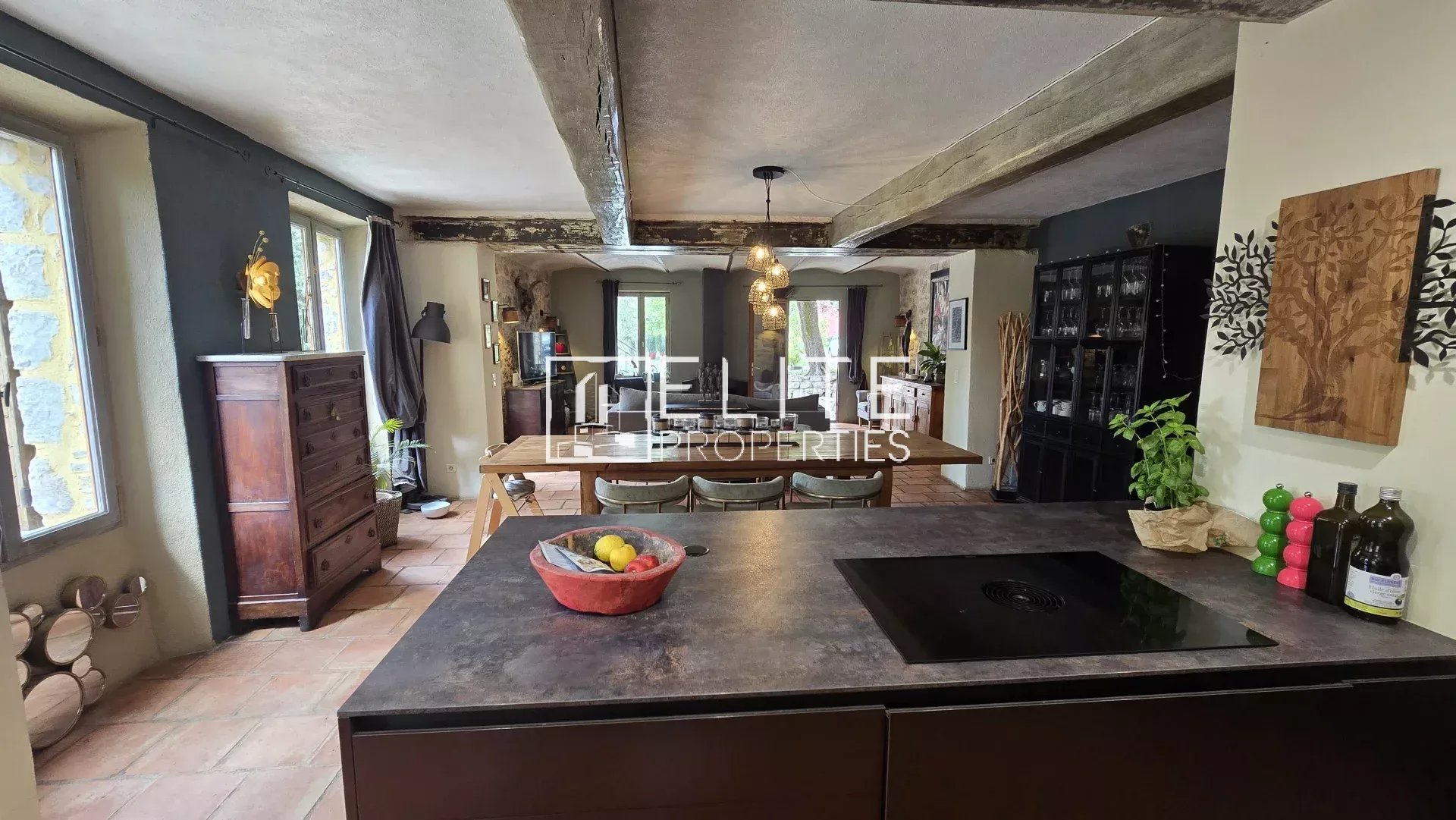MAISON EN PIERRE 233m² & PISCINE + DÉPENDANCES - GRASSE