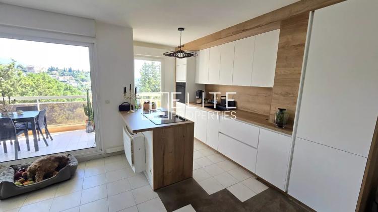 APPARTEMENT 3 PIECES 72m² + PARKING GRASSE