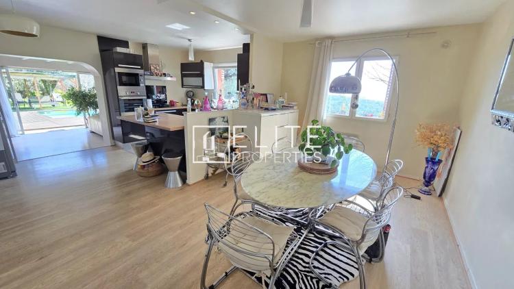 MAISON 5 PIÈCES DE 120 m² + PISCINE ET VUE MER PANORAMIQUE – GRASSE