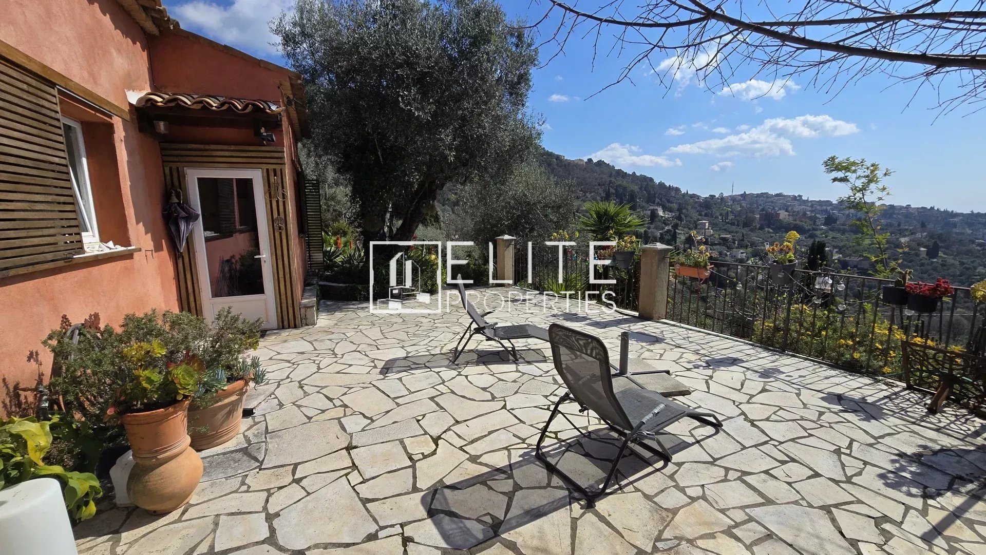 MAISON 5 PIÈCES DE 120 m² + PISCINE ET VUE MER PANORAMIQUE – GRASSE